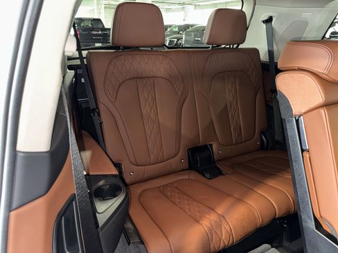 Certified 2025 BMW X7 xDrive40i w/ Premium Package image 13