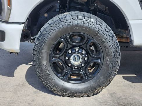 Used 2024 Ford F250 XL w/ STX Appearance Package AWD/4WD image 11