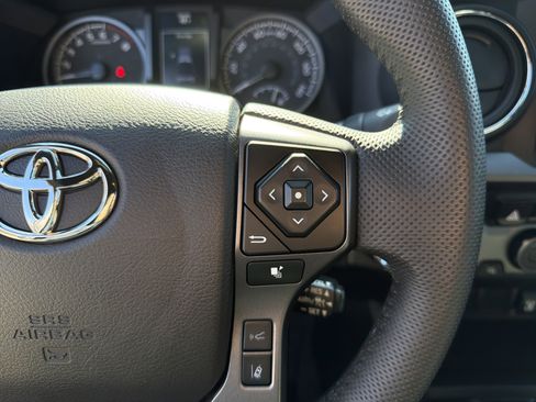 Used 2023 Toyota Tacoma TRD Sport image 30