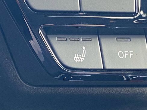 Used 2024 Audi Q4 e-tron Premium w/ Convenience Package image 15