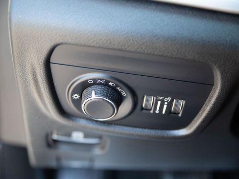 Used 2023 Jeep Grand Cherokee L Laredo AWD/4WD image 18