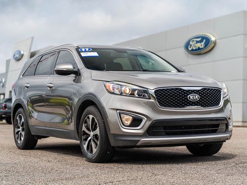 Used 2017 Kia Sorento EX FWD image 1