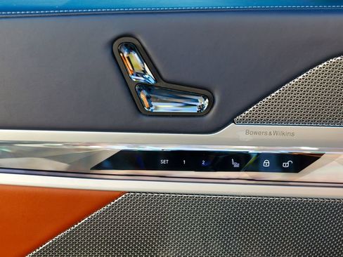 Used 2023 BMW 760i xDrive 760i xDrive w/ Executive Package image 17