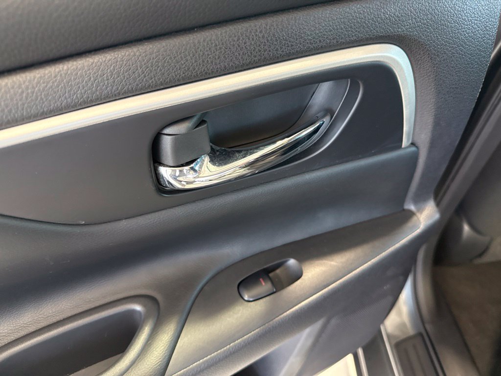 Used 2018 Nissan Altima 2.5 SV FWD image 16