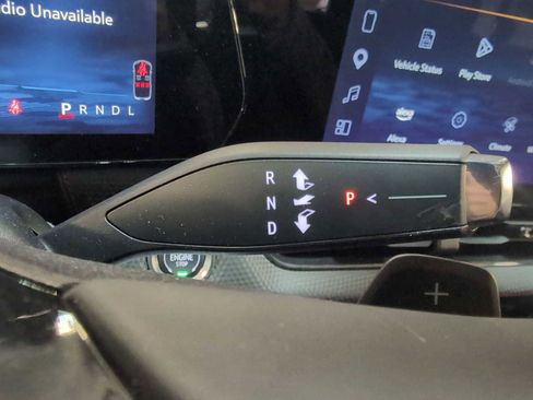 Used 2025 Chevrolet Equinox RS w/ Safety and Technology Package FWD image 16
