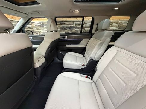 Used 2025 Hyundai Santa Fe Calligraphy AWD/4WD image 29