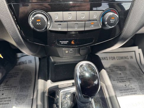 Used 2019 Nissan Rogue Sport S FWD image 20