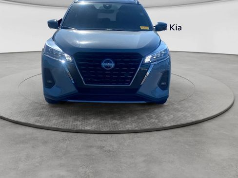 Used 2024 Nissan Kicks SR w/ SR Premium Package FWD image 8