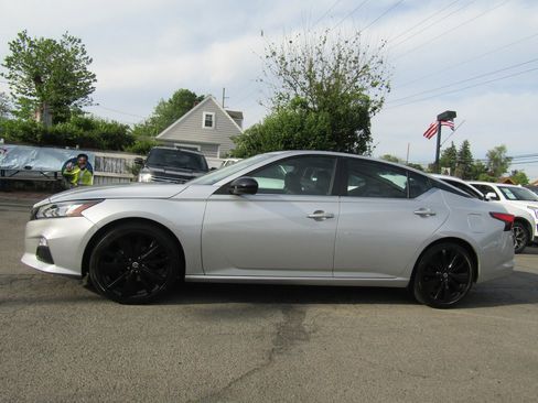 Used 2019 Nissan Altima 2.5 SR FWD image 4
