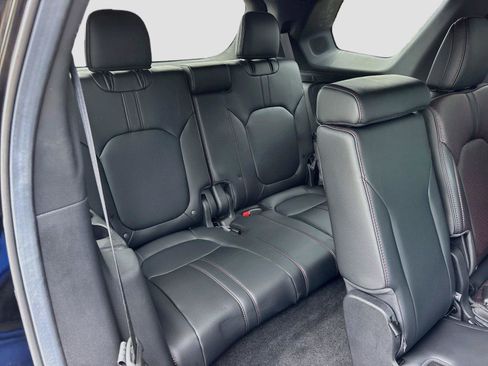 Certified 2025 Honda Pilot Black Edition image 33