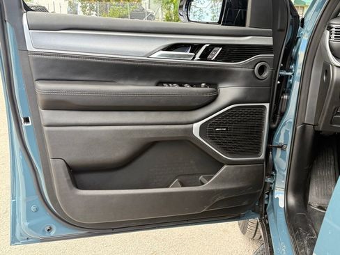 New 2026 Jeep Grand Wagoneer image 21