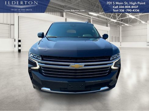 Used 2023 Chevrolet Suburban LT image 2