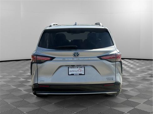 Used 2021 Toyota Sienna Limited AWD/4WD image 4