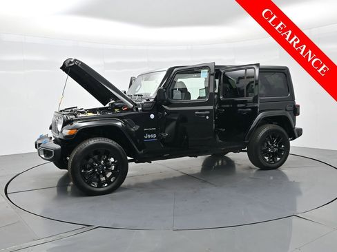 Used 2024 Jeep Wrangler Unlimited Sahara image 47