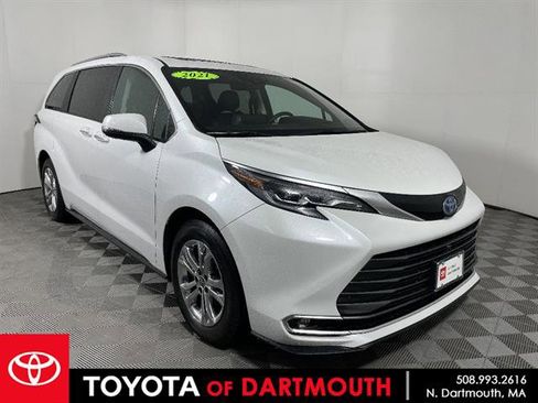 Certified 2024 Toyota Sienna Platinum AWD/4WD image 1