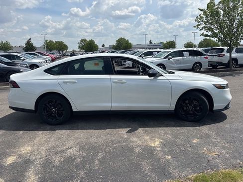 Used 2025 Honda Accord SE image 12