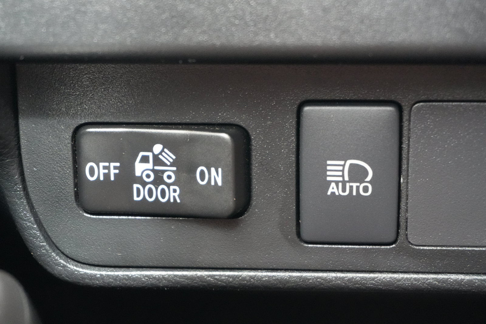 Used 2021 Toyota Tacoma SR5 AWD/4WD image 29