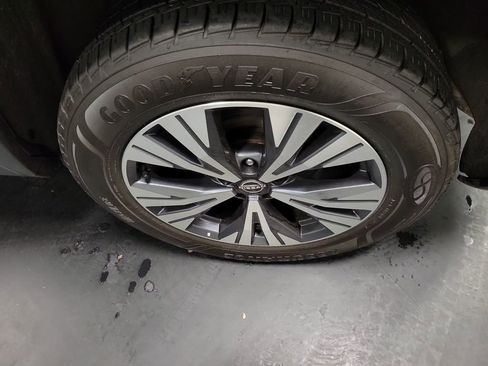Used 2023 Nissan Rogue SV AWD/4WD image 10