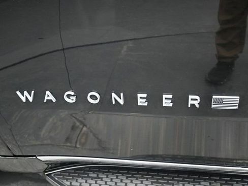 Used 2024 Jeep Wagoneer L Series II w/ Flexible Seating Group image 29