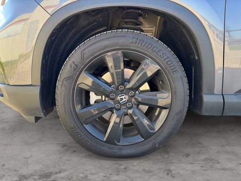 Used 2025 Honda Pilot Black Edition image 9