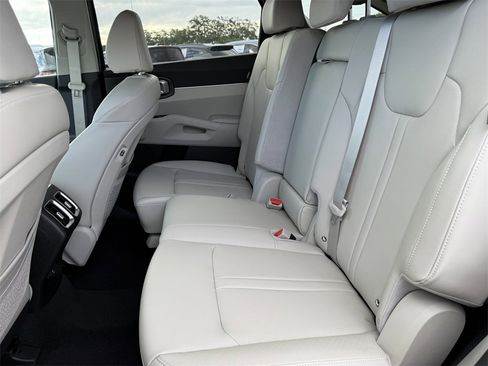 New 2026 Kia Sorento S w/ S Panoramic Sunroof Package image 17