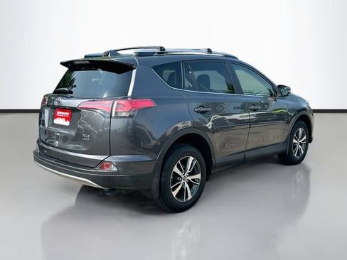 Used 2017 Toyota RAV4 XLE w/ Carpet Mat Package AWD/4WD image 6
