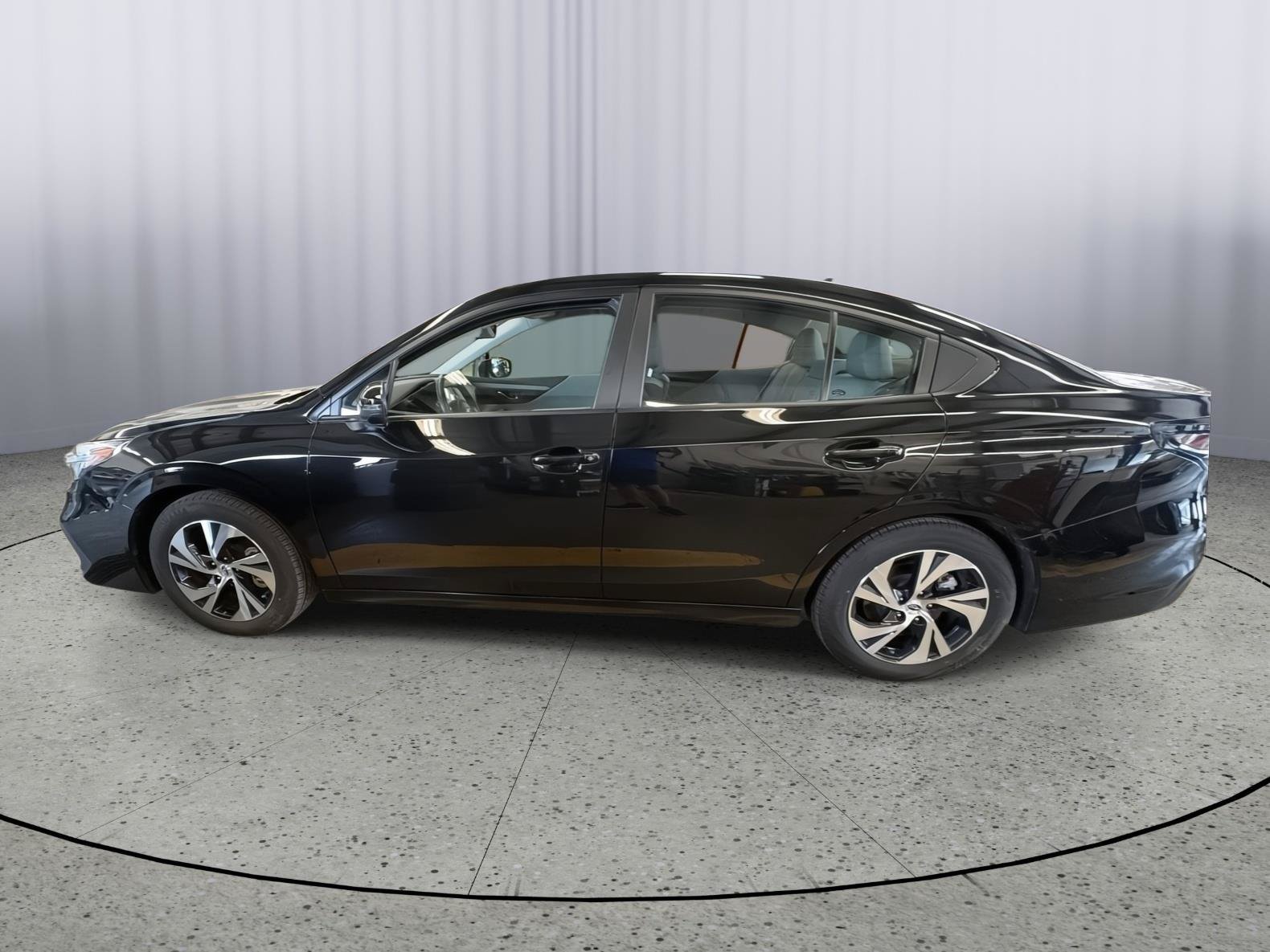 Used 2025 Subaru Legacy Premium AWD/4WD image 2