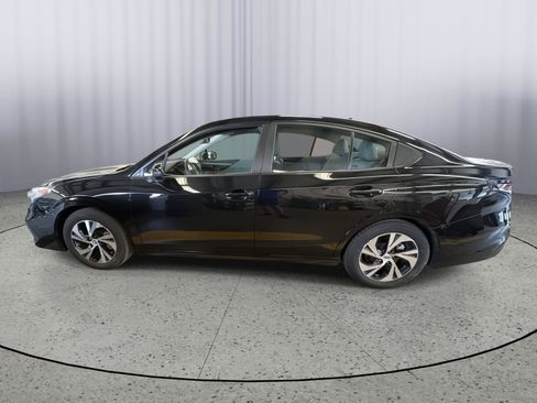 Used 2025 Subaru Legacy Premium AWD/4WD image 2