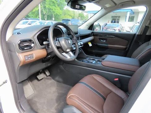 New 2025 Honda Pilot Elite image 2