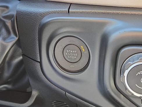 Used 2023 Jeep Wrangler Unlimited Sahara AWD/4WD image 30