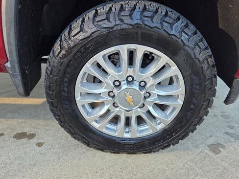 Used 2021 Chevrolet Silverado 2500 High Country w/ Z71 Off-Road Package image 13