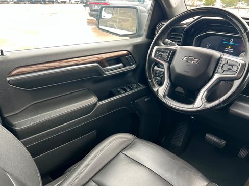 Used 2024 Chevrolet Silverado 1500 LT Trail Boss w/ Convenience Package II AWD/4WD image 12