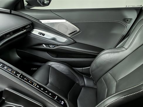 Used 2021 Chevrolet Corvette Stingray Preferred Cpe w/ Z51 Performance Package RWD image 33