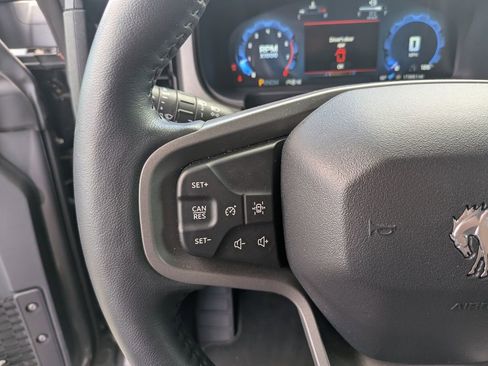 Used 2025 Ford Bronco Badlands image 30