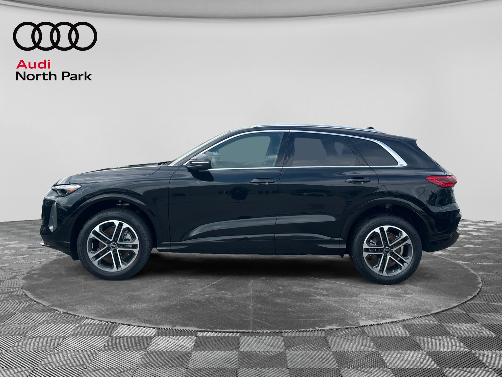 New 2026 Audi Q5 Premium Plus AWD/4WD image 2