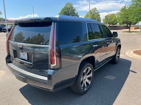 Used 2020 Cadillac Escalade Platinum AWD/4WD image 5