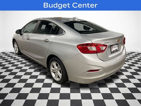 Used 2017 Chevrolet Cruze LT w/ Convenience Package FWD image 6