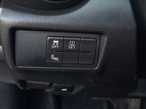 Used 2017 MAZDA MX-5 Miata RF Club RWD image 25