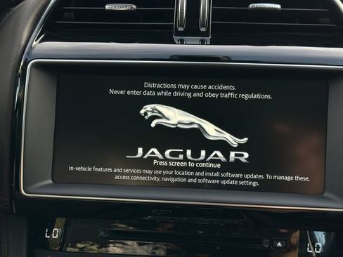 Used 2018 Jaguar F-PACE Portfolio image 22