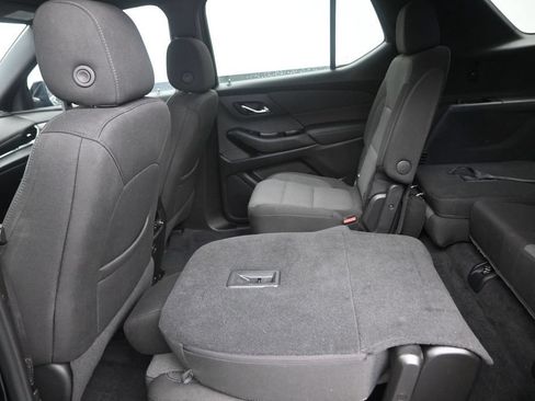 Used 2023 Chevrolet Traverse LT FWD image 14