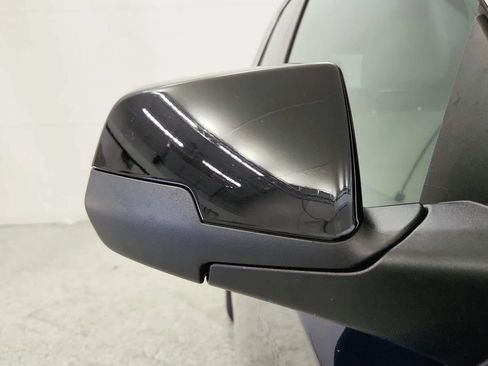 Used 2023 Chevrolet Traverse LS FWD image 36