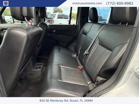 Used 2012 Jeep Liberty Sport image 18