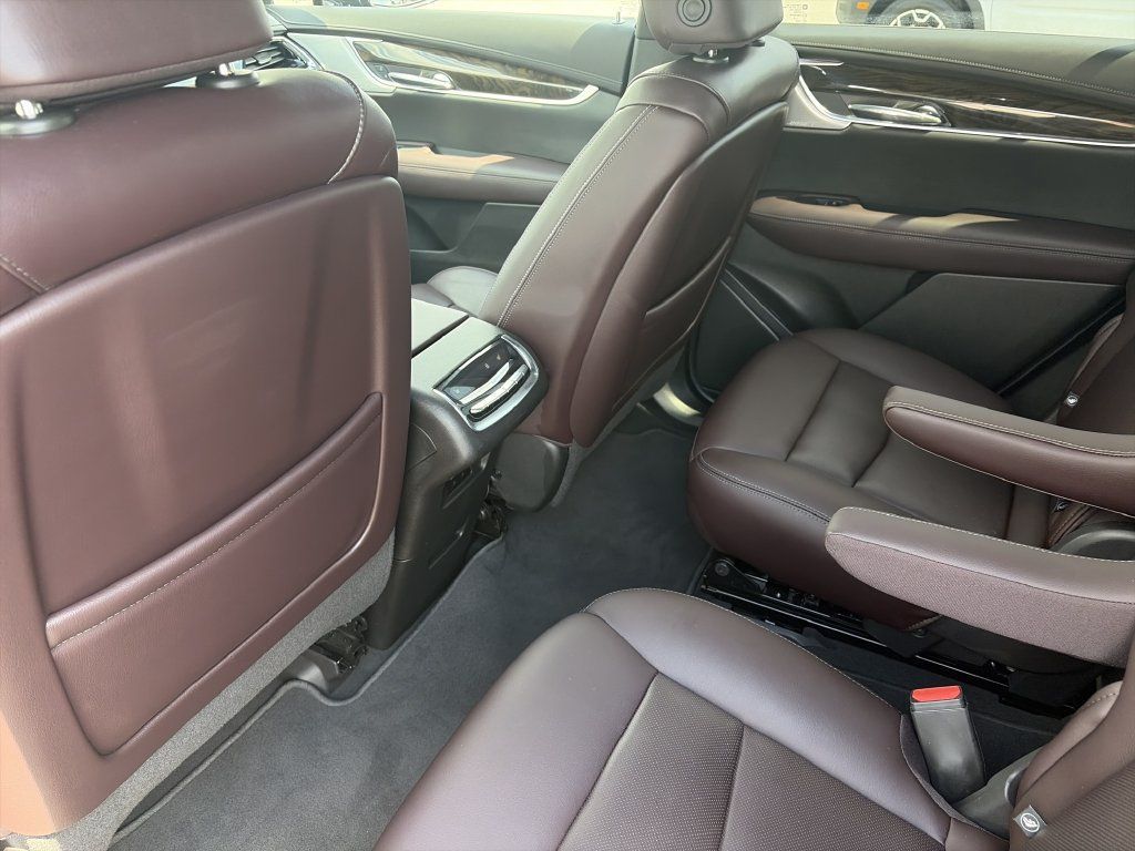 Used 2023 Cadillac XT6 Premium Luxury FWD image 28
