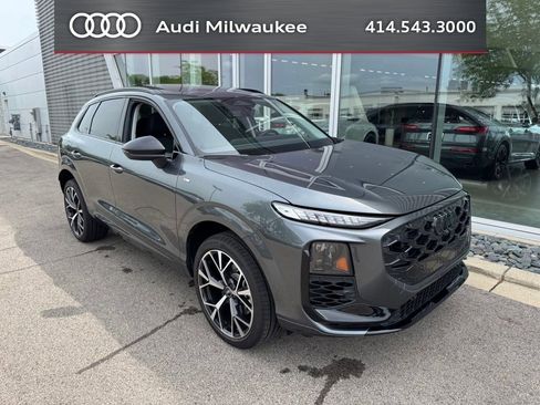 Certified 2026 Audi Q3 quattro 2.0T w/ 20" Wheel Package AWD/4WD image 1