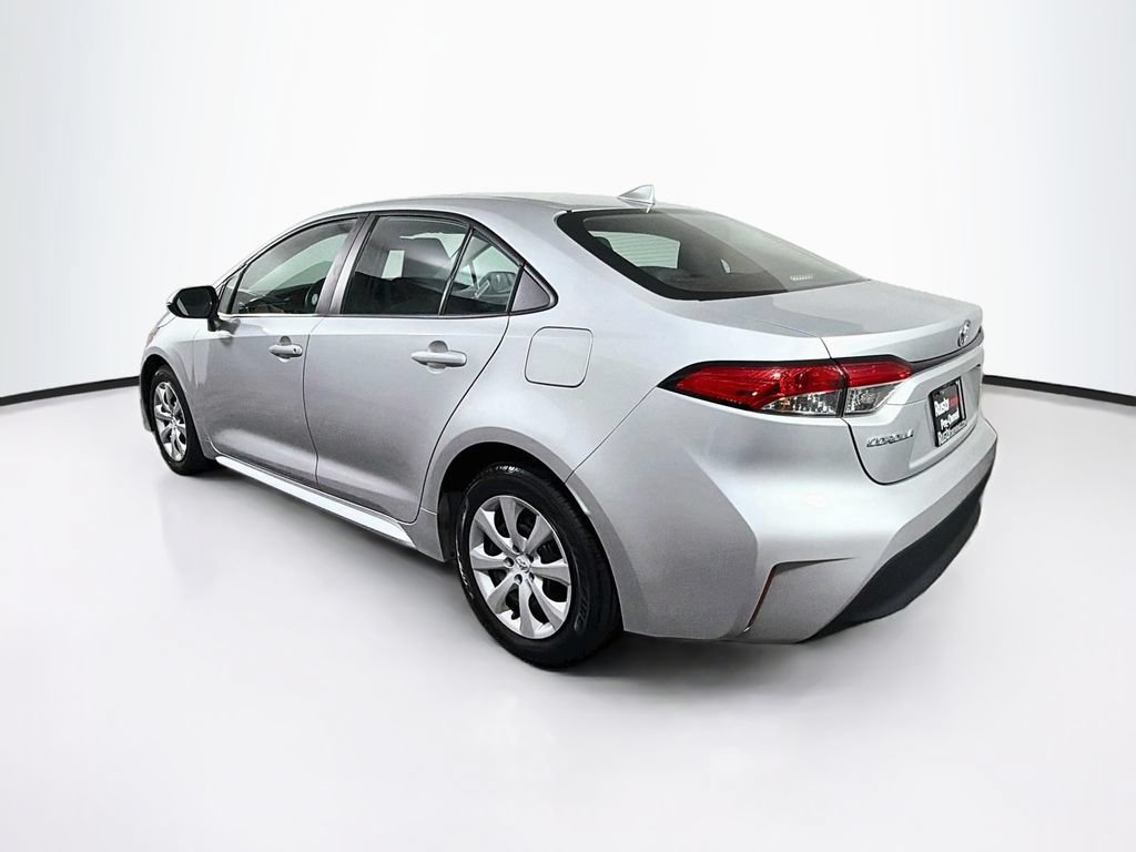 Used 2024 Toyota Corolla LE FWD image 5