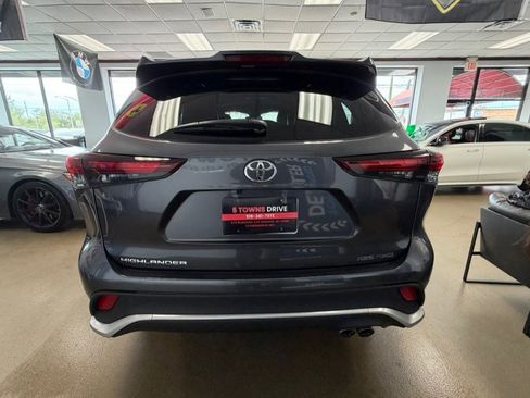 Used 2025 Toyota Highlander XSE AWD/4WD image 12
