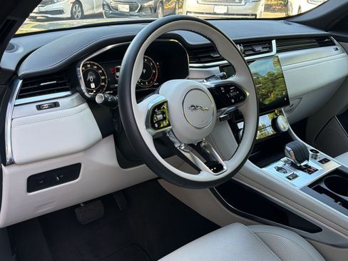 Used 2025 Jaguar F-PACE R-Dynamic S AWD/4WD image 4