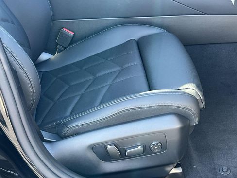 New 2025 BMW 530i xDrive w/ Premium Package image 27