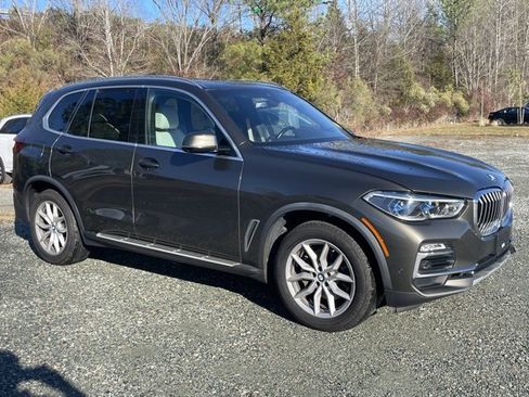 Used 2021 BMW X5 xDrive40i w/ Executive Package image 3