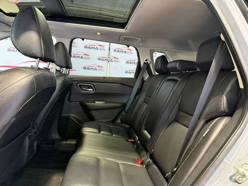 Used 2021 Nissan Rogue SL w/ Premium Package image 32